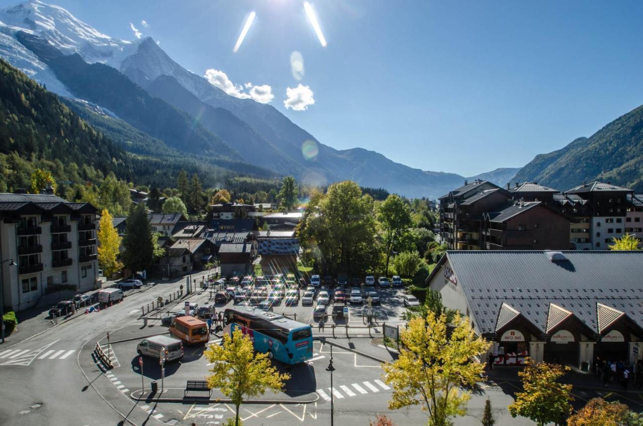 Vue Montblanc Magique En Centre-Ville Avec Parking Chamonix Exterior foto