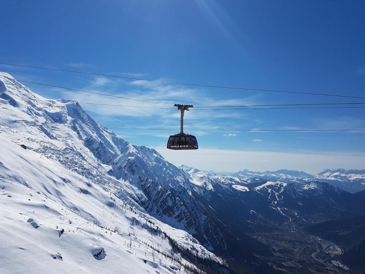 Vue Montblanc Magique En Centre-Ville Avec Parking Chamonix Exterior foto