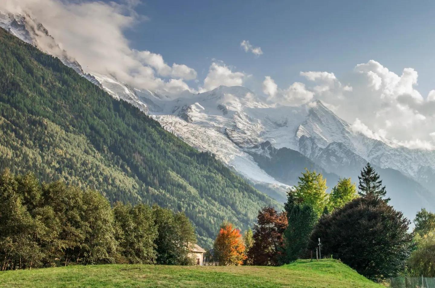 Vue Montblanc Magique En Centre-Ville Avec Parking Chamonix Exterior foto